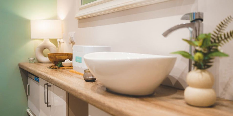 Revive Beauty Salon Plymouth for Alumier Treatments, CACI Treatments, HD Brows, Microderm Abrashion, relaxing massages, aromatherapy, reflexology, facials, gel nails, and waxing plymouth-beauty-salon-plymouth-beauty-treatments-revive-beauty-salon
